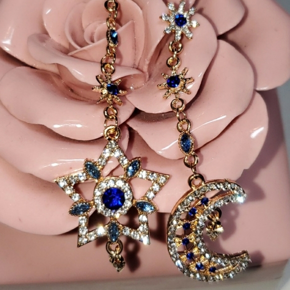 Asymmetrical Moon and Star Earrings - Picture 2 of 8